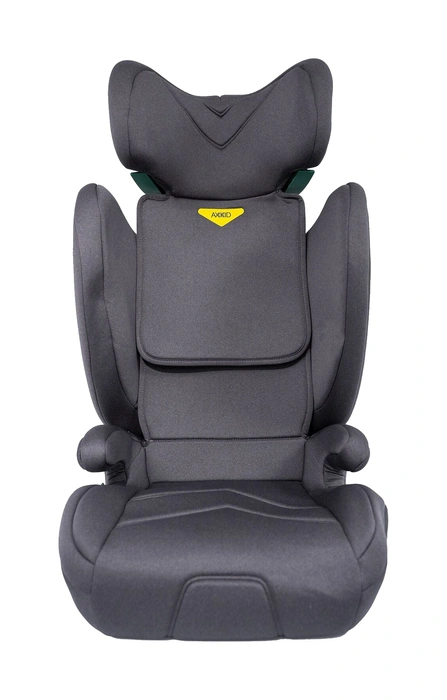 Axkid Boostkid bältesstol i Granite Melange, framifrån med synliga sidovingar och gul Axkid-logga