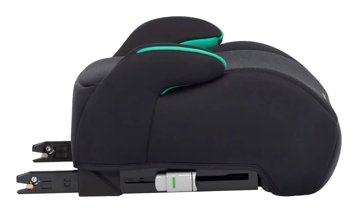 Bebeconfort Manga i-Fix från sidan med utfällda ISOFIX-kontakter synliga undertill