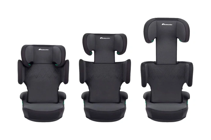 Tre Bebeconfort Road Safe i-Size bredvid varandra i lägsta, mellan och högsta nackstödsposition