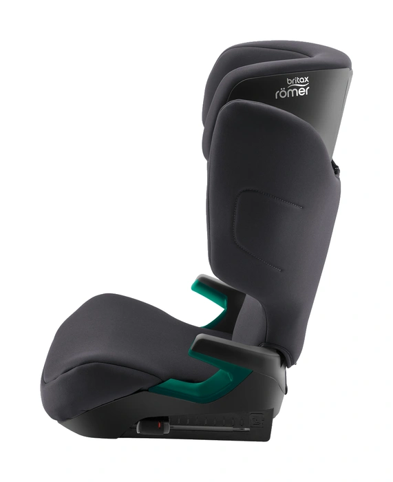 Britax Römer Discovery Plus 2 i sidovy, visar den smala profilen och ISOFIX-fästet i botten