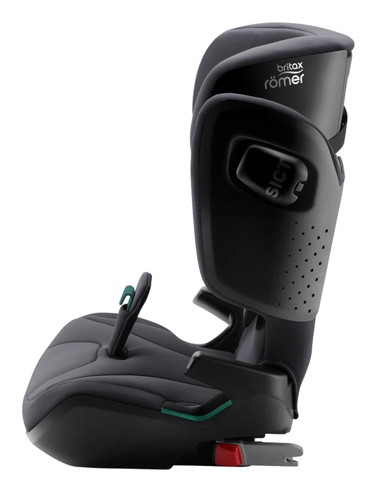 Britax Römer Kidfix i-Size från sidan, visar SICT-panelen och ventilationshålen i skalet