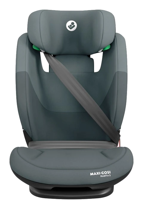 Maxi-Cosi RodiFix S i-Size framifrån med bilbälte korrekt draget genom gröna bältguider