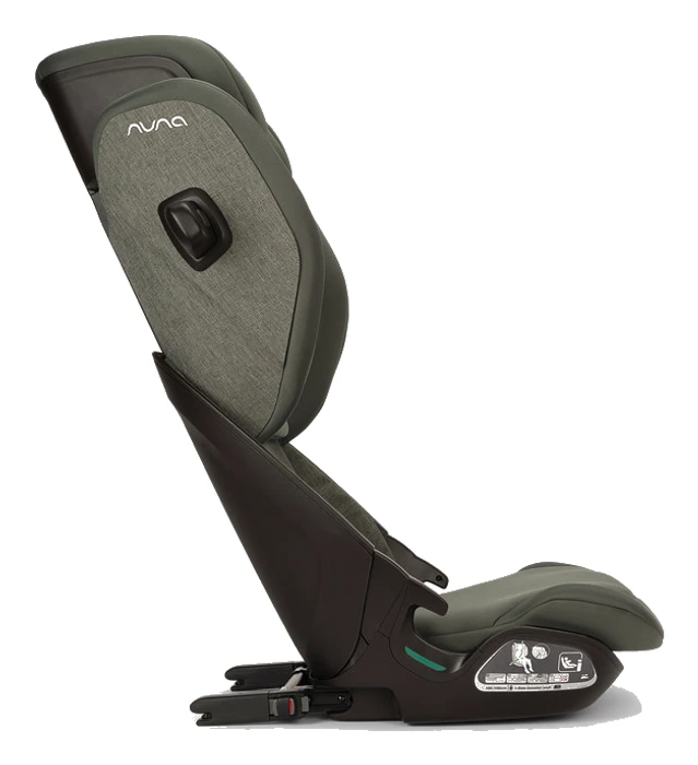 Nuna Aace LX i profil med nackstöd i högsta läge och ryggstöd i bakåtlutat läge